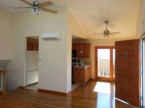 142 Coolidge Ave, Amityville, NY 11701-4041
