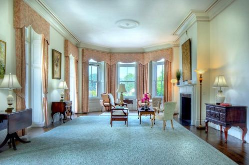 30 Red Cross Ave, Middletown RI 02840-3353 exterior