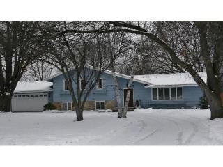 2805 Sycamore Ln, Minneapolis, MN 55441-2706