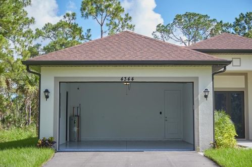 3255 41st Ave, Naples, FL 34120-1502