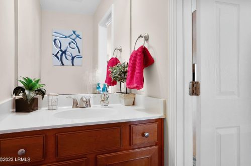 72 Shadow Moss Dr, Beaufort SC  29906-6005 exterior