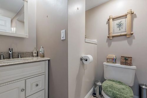 10 Chamber Plz, North Charleroi PA  15022-1601 exterior