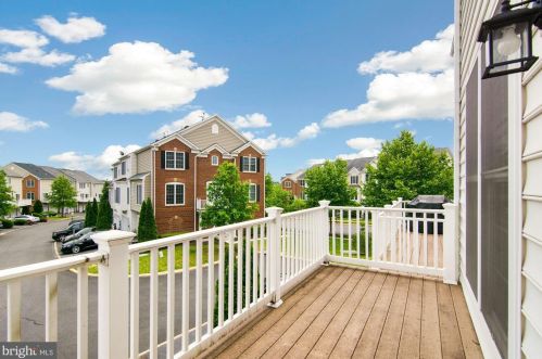 14631 Weeburn Way, Woodbridge VA  22191-4043 exterior