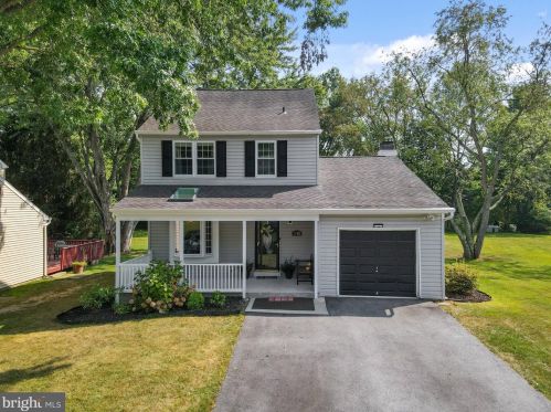 1102 New Hampshire Ln, Downingtown, PA 19335-3803
