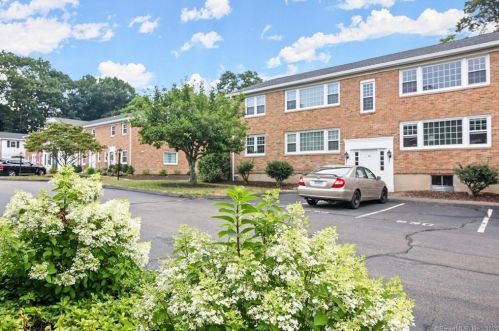83 Heritage Hill Rd, New Canaan, CT 06840-4618