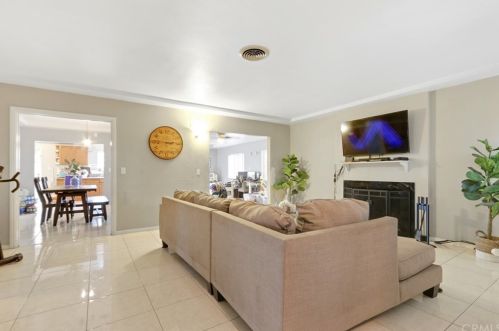 2766 Chestnut Ave, Long Beach CA  90806-2508 exterior