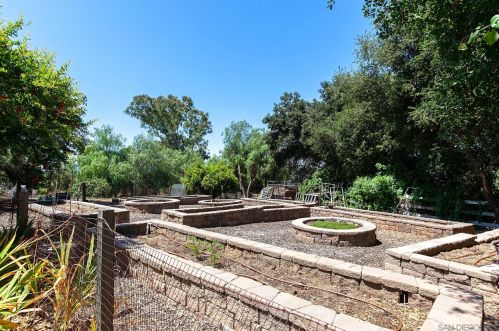 2917 Tavern Rd, Alpine CA  91901-3141 exterior