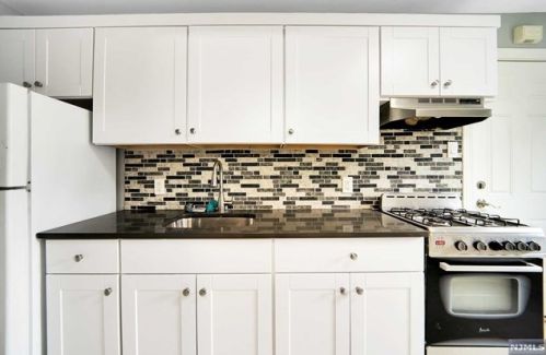 1175 Congress Ave, Teaneck NJ  07666-5858 exterior