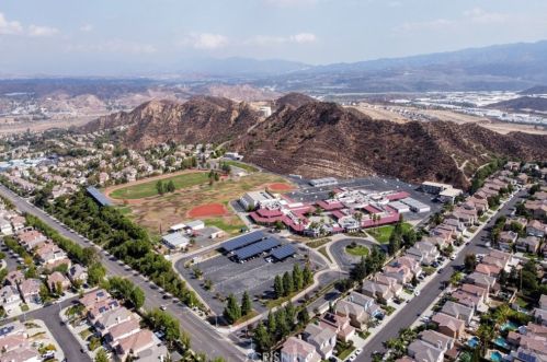 30416 Mallorca Pl, Santa Clarita CA  91384-4787 exterior