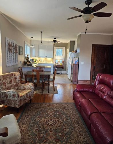 220 Merrimac St, Dodgeville WI  53533-1520 exterior