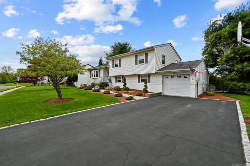 9 New Castle Dr, Washingtonville NY  10992-1735 exterior