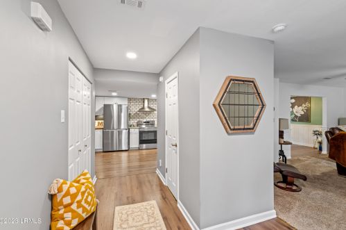 37 Royal Pines Blvd, Beaufort SC  29907-1921 exterior