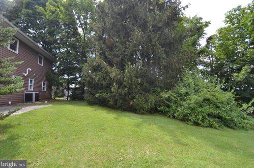 517 Wayne Dr, Navy Sup Dpt PA  17055-4985 exterior