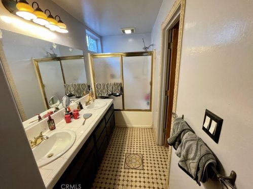8423 Northshore Dr, Bakersfield CA  93312-4988 exterior