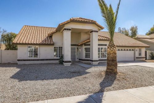 3015 Menlo St, Mesa, AZ 85213-1679