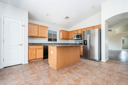 3970 Isaiah Dr, Tucson, AZ 85706-8085