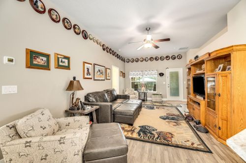 725 Beard Ave, Sebastian FL  32958-4811 exterior