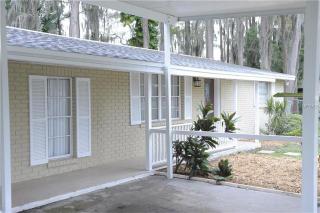 2611 Wilson Cir, Lutz, FL 33548-5187