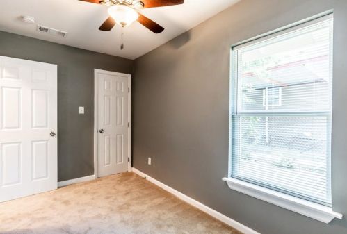 2202 Chestnut Ave, Fort Worth TX  76164-7953 exterior