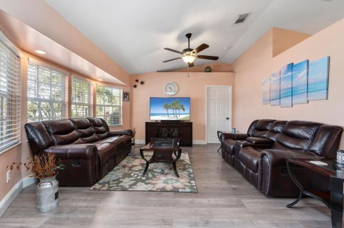 1437 Hutchins St, Fort Pierce, FL 34983-3043