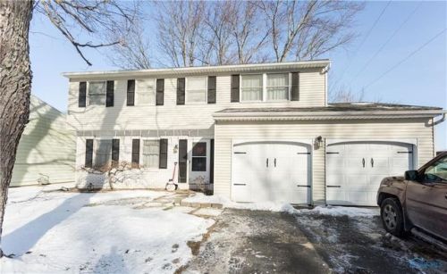 203 Promenade Dr, Swanton, OH 43558-1428