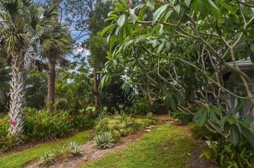 308 South Dr, Nokomis FL  34275-1343 exterior