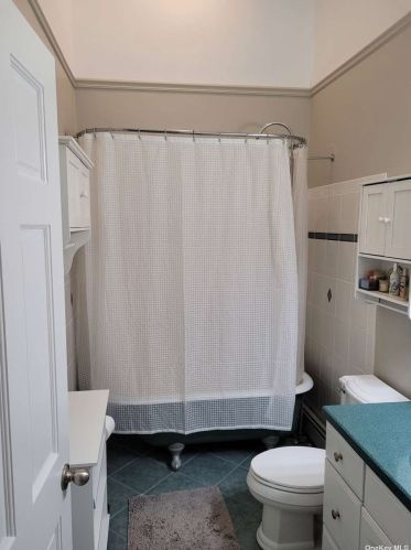 48 Birch Hill Rd, Mount Sinai NY  11766-1904 exterior