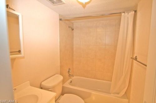 4629 Bayshore Dr, Naples FL  34112-6549 exterior