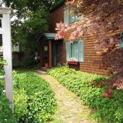14 Colonial Ave, Tiverton RI  02878-1810 exterior