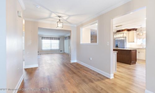 8 Golden Rod Ct, Bricktown, NJ 08724-5018