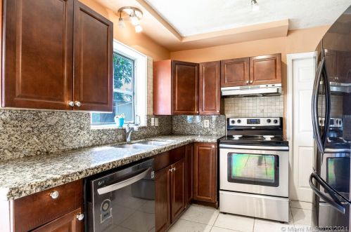 7010 25th St, Hollywood, FL 33023-3739