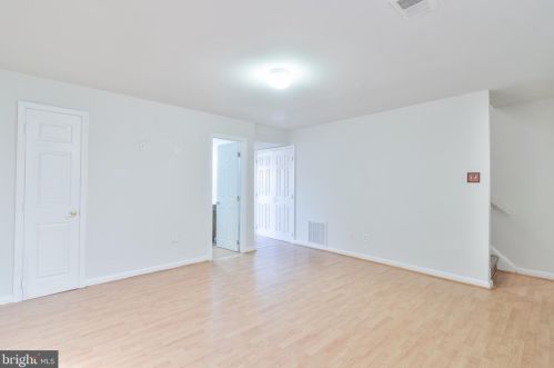 2943 Wetherburn Ct, Woodbridge VA  22191-4631 exterior