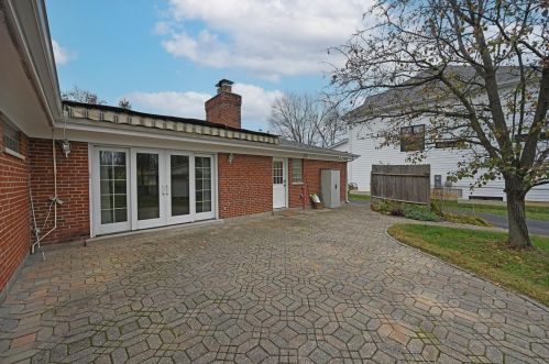 5124 Hagewa Dr, Cincinnati OH 45242-6247 exterior