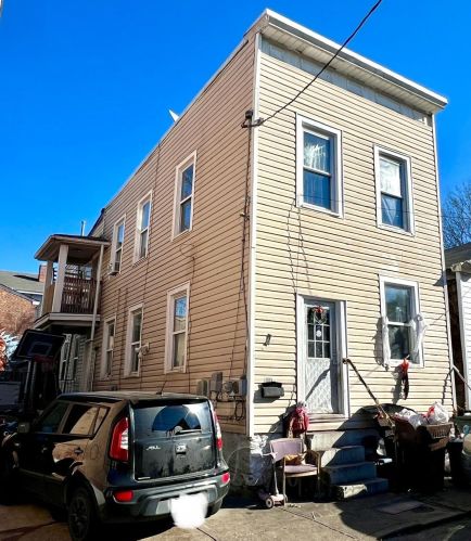 1005 Liberty St, Newport, KY 41071-1435