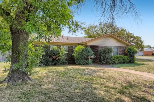 507 Jones St, Euless, TX 76040-5206