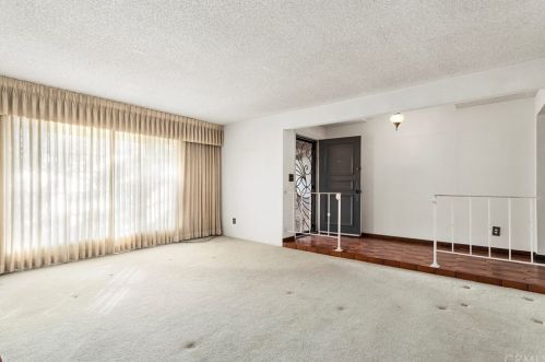 621 Chestnut Ave, Orange CA 92867-3743 exterior