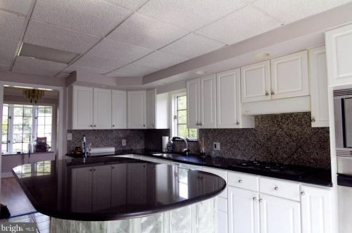 3 Clermont Ave, Trenton, NJ 08618-2615