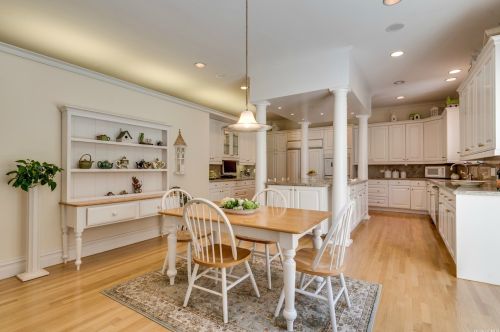 1410 Wolver Hollow Rd, Muttontown NY  11771-4306 exterior
