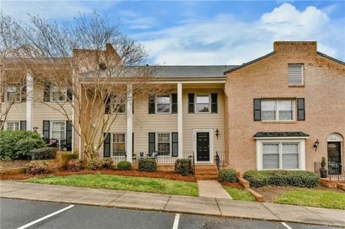 6830 Dumbarton Dr, Charlotte, NC 28210-4221