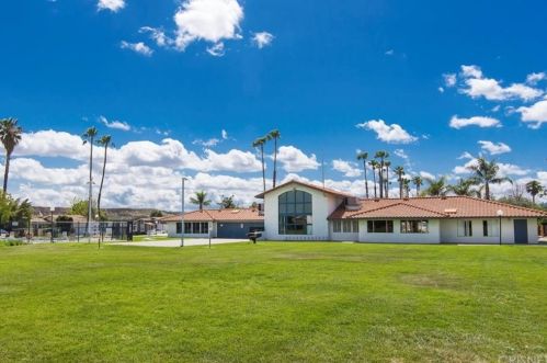 27546 Jasper Way, Santa Clarita CA  91384-3162 exterior