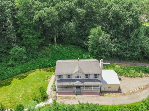 6 Jacobs Rd, West Milford Lakes, NJ 07480-2527