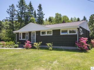1402 Anderson Rd, Duluth, MN 55811-5422