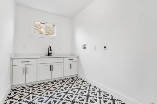 5323 Mccandless Ave, Pittsburgh PA  15201-2223 exterior