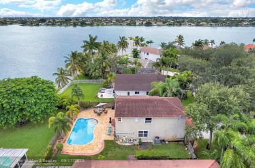 2489 191 Ave, Hollywood FL  33029-4610 exterior