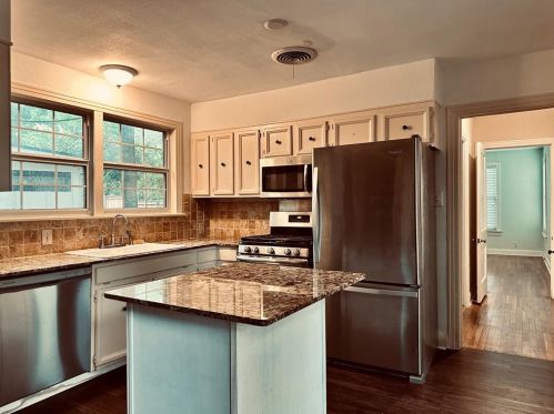1414 Vine St, Georgetown TX  78626-7137 exterior