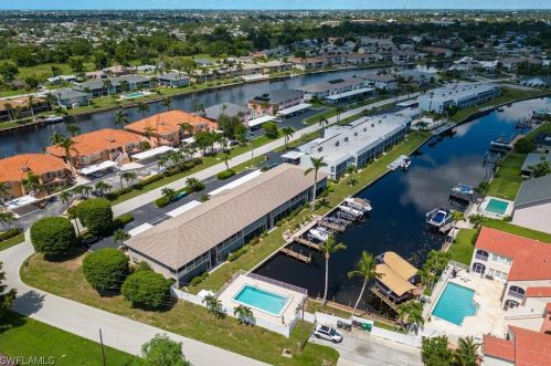 4563 5th Pl, Cape Coral, FL 33914-6431