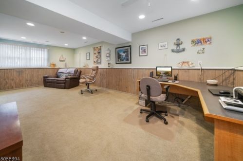 16 Dodd Ter, Verona NJ  07044-1718 exterior