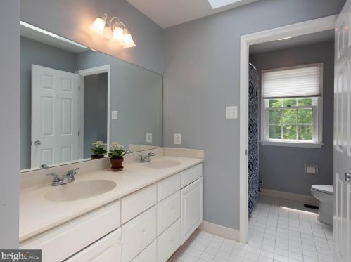 49 Yarmouth Ln, Downingtown PA  19335-1556 exterior