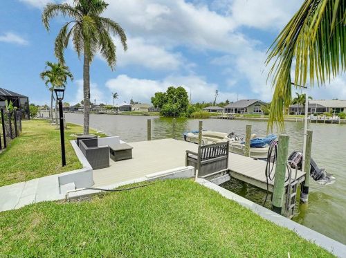 1005 1 Pl, Cape Coral FL  33993-1143 exterior