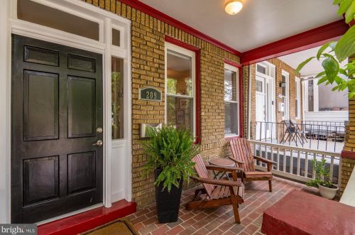 209 Rhode Island Ave, Washington, DC 20001-1824